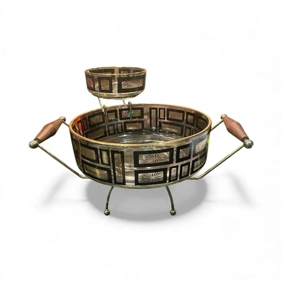 MCM Chip and Dip with Stand Hard to Find - Picture 1 of 7